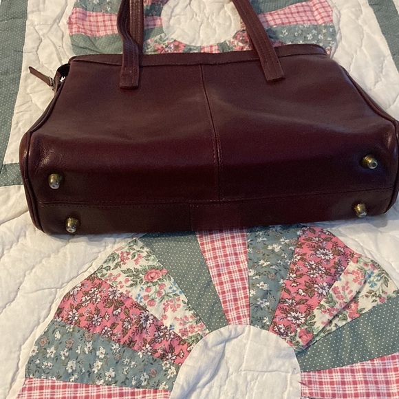 Leather purse appx. 12 x 9 x 4”, 1st pics outside light, unsewn zipper $19 - Picture 7 of 11